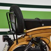 Portapacchi posteriore Two Four con portaruota per Lambretta Lui 50/75 NERO