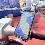 Supporto cellulare / navigatore Stickyfeatures Versione per CasaDisc Lambretta