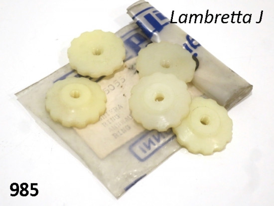 Ghiera in plastica per fissaggio filtro aria per Lambretta J (1966-'71)