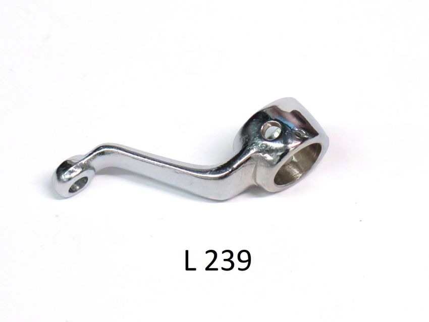 Internal gearchange control lever on the clutch cover for Lambretta A