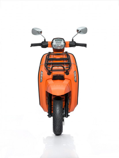 Matt Black front carrier accessory for Lambretta V-Special