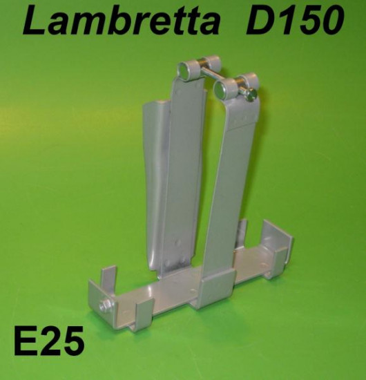 Battery tray bracket for frame Lambretta D150