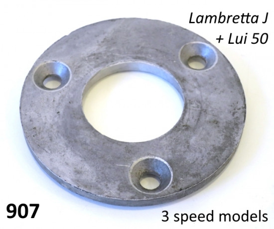 Oilseal plate for Lambretta J50 + Cento + J125 3M + Lui 50cc . Sprocket side.