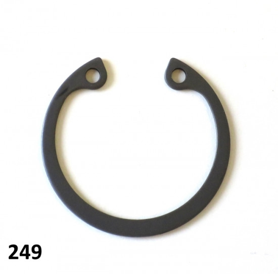 Gearbox endplate bearing seeger ring Lambretta D/LD 1955 + LI + TV2/3 + Special + SX + GP/DL + Serveta