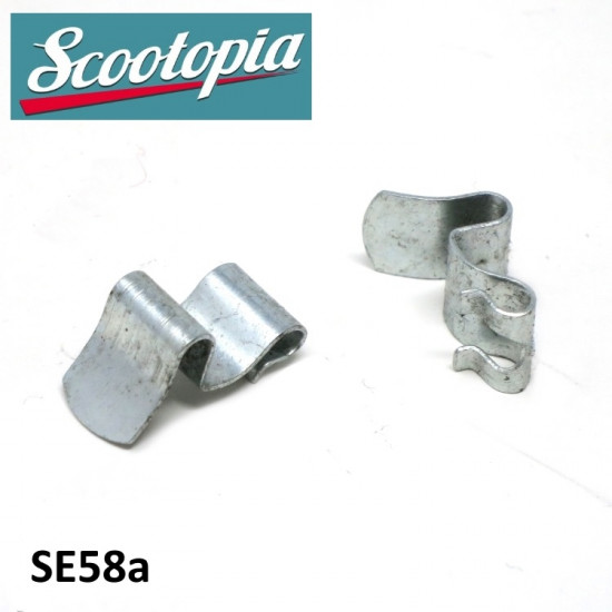 Scootopia pair of clips for front headlight unit Lambretta GP + Vega