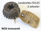 Original NOS Innocenti 22T gear cog for Lambretta FD125 3 wheeler models
