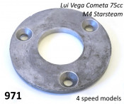 Oilseal plate for Lambretta J 125 Starstream + Vega . Sprocket side.