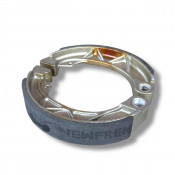 Pair of rear / front brake shoes for Lambretta GP / DL