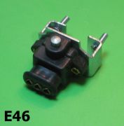 Interruttore stop a tre uscite Lambretta LI150 S2 + TV2 + LI150 S3 + TV3 (per modelli con batteria fino al 1962)