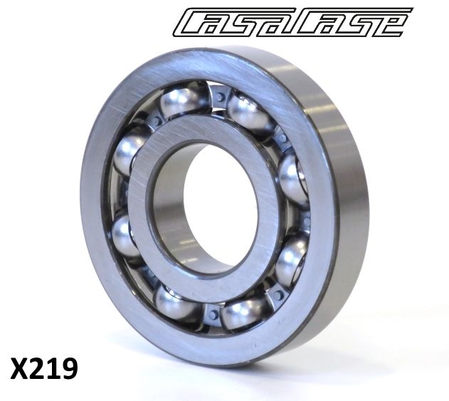Special drive side crankshaft bearing for CasaCase engine casing