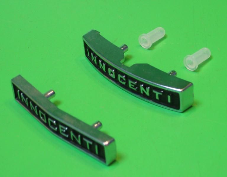 Tappo in plastica per fissaggio stemma / scritta Lambretta Special + DL + J + Lui
